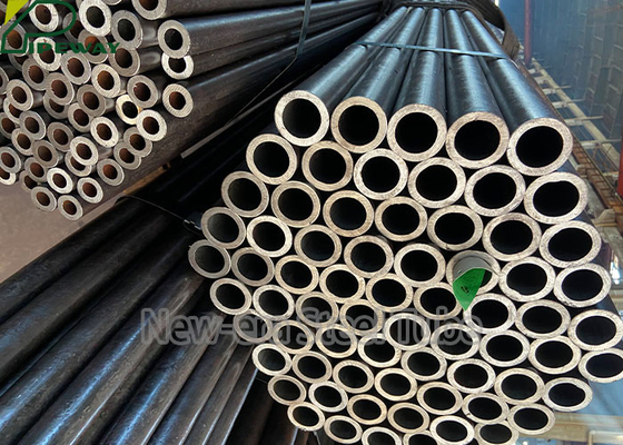 Tubos de aço ligado sem costura desenhados a frio Tratamento térmico de recozimento 1 - 20 mm